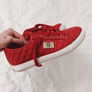 red guess tennis shoes